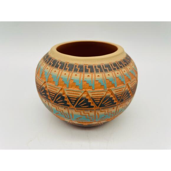 Larry Skeets Etched Navajo Art Pottery Vase
